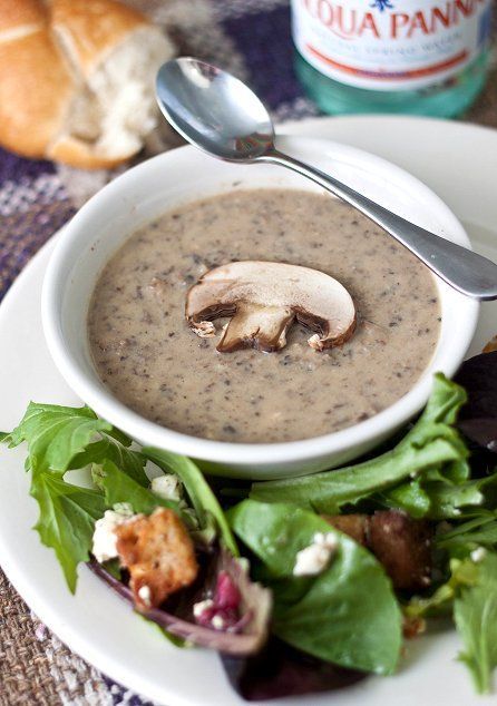 mushroom brie bisque Mushroom Brie, Mushroom Miso, Mushroom Bisque, Soup Appetizers, Mushroom Soup Recipes, Soup Vegan, Onion Recipes, Miso Soup, Creamy Soup