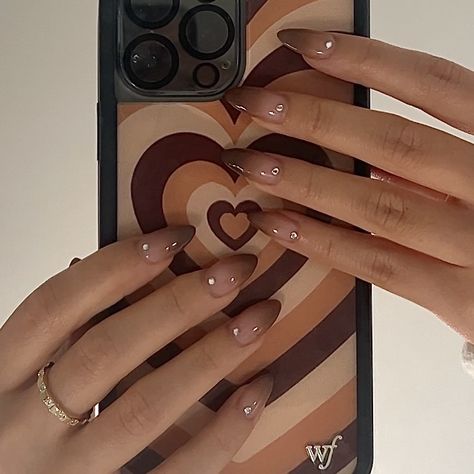 fall nails 

brown nails
neutral nails Light Brown French Tip Nails Almond, Fall Bday Nails, Clear Brown Nails, Coffe Nail Ideas, White Brown Nails, Light Brown Nails Design, Brown Ombré Nails, Brown Aura Nails, Autumn Nails Aesthetic