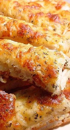 Easy Cheesy Breadsticks, Cheesy Breadsticks, Side Salads, Bread Sticks Recipe, Bread Sticks, Biscuit Bread, Cheesy Bread, Brunch Buffet, Quick Lunch