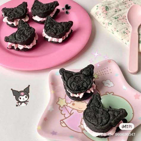 Kuromi Cookies, Snacks Japonais, Sanrio Birthday, Cute Breakfast Ideas, Hello Kitty Birthday Party, Kawaii Cooking, Cute Snacks, Hello Kitty Cake, Hello Kitty Birthday