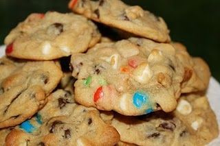 Boyfriend Cookies.. Loved these! The guys loved them and they were super soft. I played around with the ingredients b/c there are so many chips/m Boyfriend Cookies, Amish Friendship Bread, Friendship Bread, Cup Of Milk, Low Carb Pasta, Vanilla Pudding Mix, Sukkot, Peanut Butter Chips, Think Food