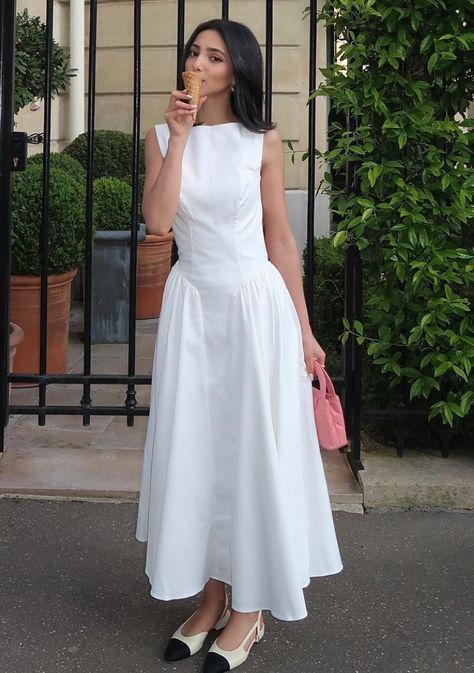 Modest Summer Aesthetic, White Dress Outfit Aesthetic, White Dress Outfit Classy, Summer Dress Modest, Retro Fashion Photography, Fancy White Dress, Work Dresses Outfits, White Dress Outfit, Modest Casual Outfits