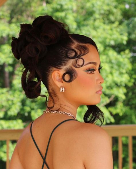 Themed Hairstyles, Prom 2k24, Relaxed Hairstyles, Twilight Wedding, Sleek Hair, Y2k Hairstyles, Birthday Hairstyles, Body Hygiene, Curly Ponytail