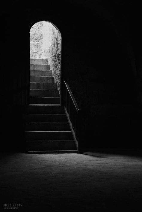 Bellapais Abbey Spiritual Paintings, Creepy Photos, Church Graphic Design, Shadow Art, Foto Tips, Stairway To Heaven, Dark Places, Dark Photography, Black White Photos