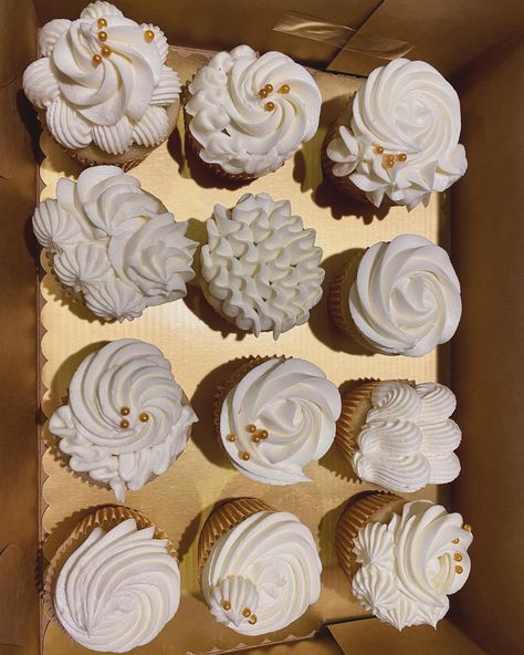 Special order of vanilla cupcakes this morning. 🧁🧁🧁🎉🎉🎉 #cupcakes #vanillacupcakes #vanillabuttercream #white #weddingcupcakes #wedding #specialorder #cupcakedecorating #sidehustle Wedding White Cupcakes, Wedding Cupcakes Ideas Elegant, Bridal Cupcakes, White Wedding Cupcakes, Wedding Cake Simple Elegant, Cupcake Decor, Cake Simple, White Cupcakes, Simple Wedding Cake