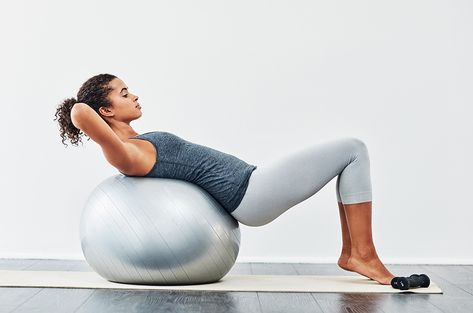 5 Moves That Prove an Exercise Ball Is the Underrated Way to Stretch Your Lower Back Exercise Ball Abs, Hip Workouts, Swiss Ball Exercises, Work Out Exercises, Healthy Curves, Yoga Health Benefits, Exercise Back, Exercise Space, Yoga Ball Exercises