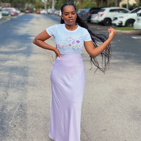 Modest wardrobe MUST HAVE: Silk/Satin Skirts 💜. This lavender skirt @urbanmodesty1 is perfect for dressing up on a Sunday morning or a sophisticated weekday casual. Use THAMARA20 to save on your purchase 🫶🏾 . . #urbanmodesty#ootd#skirt#silk#modestfashion#collab#modestfashion#miamiblogger Lavender Skirt, Satin Skirts, Modest Wardrobe, Skirt Silk, Dressing Up, Satin Skirt, Sunday Morning, Be Perfect, Silk Satin