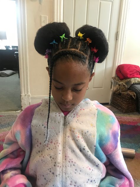 Cute African American girls hairstyle. Butterfly clips, space buns Barrette Hairstyles Kids Black, Butterfly Clips Hairstyles Kids, Hairstyles With Butterfly Clips, Cutesy Hairstyles, Snap Clips Hairstyles, Hairstyle Butterfly, Hair Clips Hairstyles, Butterfly Hairstyle, Daughter Hairstyles