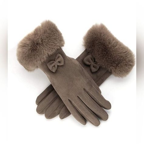 Women Gloves Winter Inspo Outfits, North Face Gloves, Luxury Gloves, Smart Gloves, Ugg Gloves, Women Gloves, Brown Leather Gloves, Grey Gloves, Tech Gloves