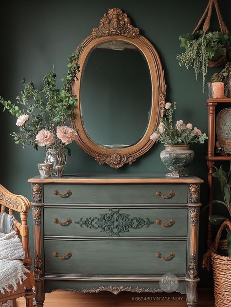 Grey Wood Furniture, Furniture Makeover Inspiration, Vintage Furniture Makeover, Re Design, Vintage Bedroom Decor, Refinishing Furniture Diy, Furniture Rehab, Diy Furniture Renovation, Furniture Renovation