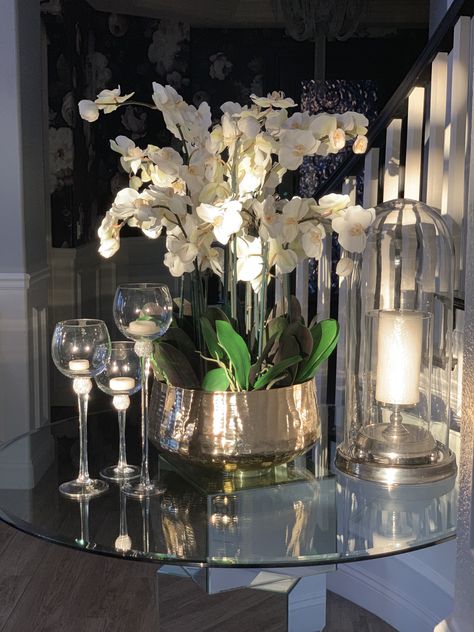 Orchids Decor, Orchid Room, Rh Interior Design, Orchid Flower Arrangements, Glamorous Interiors, Phalaenopsis Orchid, Design Flower, Table Display, Room Essentials