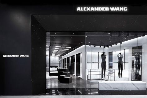 Alexander Wang Opens New Store at EmQuartier Bangkok Apple Store Design, Luxury Retail Store, Retail Store Interior Design, Showroom Interior Design, Modern Ranch, Futuristic Interior, Shop Fronts, Retail Store Design, Barn Style House