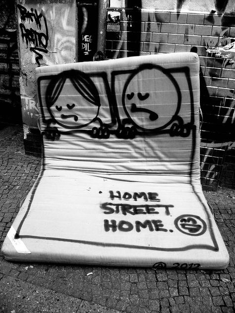 Homelessness Art, Street Art Banksy, Protest Art, Best Street Art, Urban Street Art, 3d Street Art, Street Art Graffiti, Creative Advertising, Outdoor Art