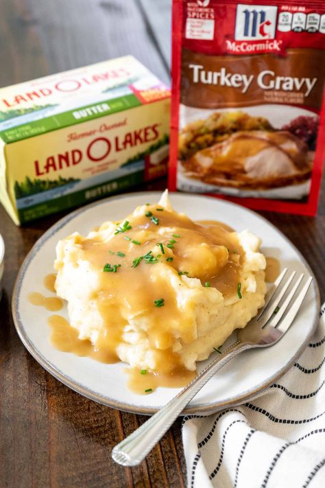 Perfect Mashed Potatoes & Gravy Turkey Gravey, Gravy Seasoning, Mashed Potatoes Thanksgiving, Gravy For Mashed Potatoes, Mashed Potatoes And Gravy, Potatoes And Gravy, Turkey Food, Green Goddess Salad, Goddess Salad