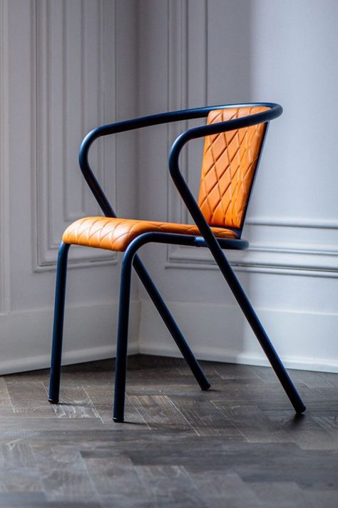 Portuguese Chair - Bicachair Iron Chair Design, Steel Chair Design, Metal Chair Design, Chair Cafe Design, Modern Metal Furniture, Restaurant Chairs Design, Iron Furniture Design, Chaise Restaurant, Steel Furniture Design