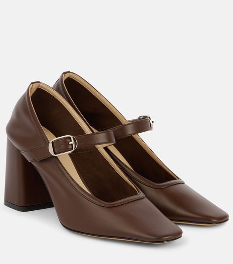 80 leather Mary Jane pumps in brown - Le Monde Beryl | Mytheresa Brown Mary Jane Heels, Marry Jane, Name Dark, Brown Mary Janes, Teddy Girl, Mid Heels Pumps, Mary Jane Pumps, Mary Jane Heels, Leather Mary Janes