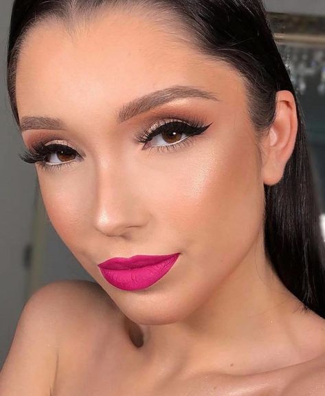 Here is Reinvent Your Classic Glam With Bold Lips This Fall Make Up With Pink Lipstick, Makeup Pink Lips, Fushia Lipstick Makeup, Fuscia Lips Makeup, Bold Pink Lip Makeup, Magenta Lips Makeup Look, Bold Lip Makeup Looks, Fuschia Makeup, Pink Lips Makeup Look