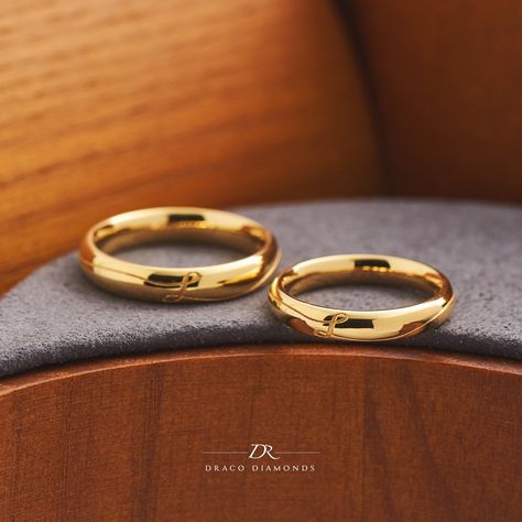 We 3D printed the ring to achieve this perfect look of the initial connecting. Like an infinity loop that never ends. Concept Jewelry, Infinity Wedding, Marriage Ring, Gold Jewellry, Wedding Beach Ceremony, Beach Ceremony, Wedding Beach, Couple Rings, The Ring