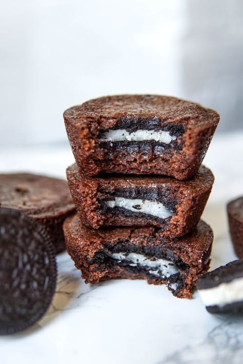 Cookie Oreo Brownie, Oreo Brownie Cupcakes, Oreo Brownie, Cookie Dough Cake, Brownie Cups, Brownie Cupcakes, Oreo Brownies, Oreo Recipes, Oreo Dessert