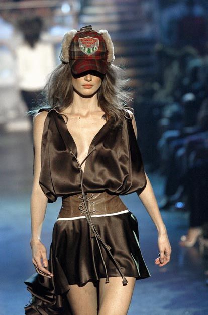 yo0narchive Runway Fashion Couture, Model Lifestyle, Model Aesthetic, Runway Models, 2000s Fashion, Stage Outfits, Fashion Killa, Couture Fashion, 90s Fashion