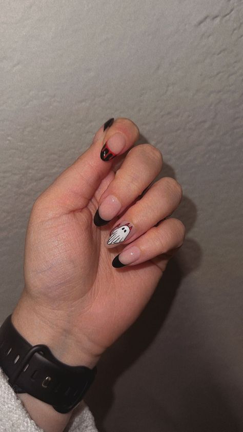 October nails with blood and devil ghost, black french tips Devil Nails Designs, Devil Nails, Angel Y Diablo, Ghost Nails, White French Nails, Angel Nails, Black French Tips, October Nails, French Nail Designs