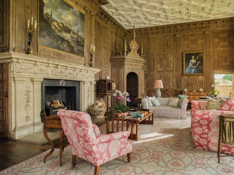 What It’s Like to Live Like a Modern Aristocrat English Manor Houses Interior, Houses In England, Manor House Interior, Houses Modern, Grand Room, English Manor Houses, Historic Houses, English Manor, Grand Homes