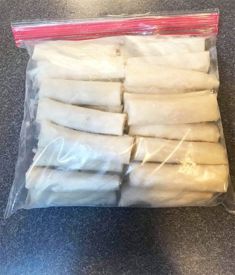 Can You Freeze Egg Rolls? (Cooked & Uncooked) – Pantry Tips Eggroll Wrapper Recipes, Freezer Eggs, Can You Freeze Eggs, Veggie Egg Rolls, Frozen Egg Rolls, Vegetarian Egg Rolls, Chinese Egg Rolls, Vegan Egg Rolls, Vegetable Egg Rolls