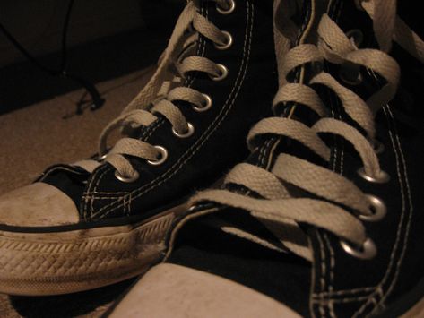 romanticise having old converse #converse Old Black Converse, Black Converse Aesthetic, Good Lunch Ideas, Easy Dessert Recipes For Kids, Holiday Ideas For Kids, Quick Dessert Ideas, Dirty Converse, Old Converse, Appetizer Recipes Easy