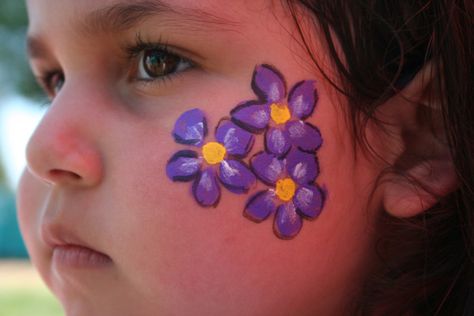 Worldfest 2012 – Allison's Face Painting Gallery Kids Face Painting Easy, Easter Face Paint, Easy Face Painting Designs, Face Painting Flowers, Festival Face Paint, Face Painting Ideas, Cheek Art, Girl Face Painting, Face Painting Easy