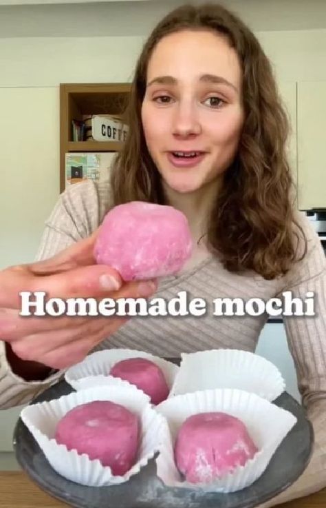 Homemade Mochi, Ice Cream Mochi, Cream Mochi, Make Your Own Ice Cream, Sweet Rice Flour, Mochi Recipe, Mochi Ice Cream, Vegan Challenge, Glutinous Rice Flour