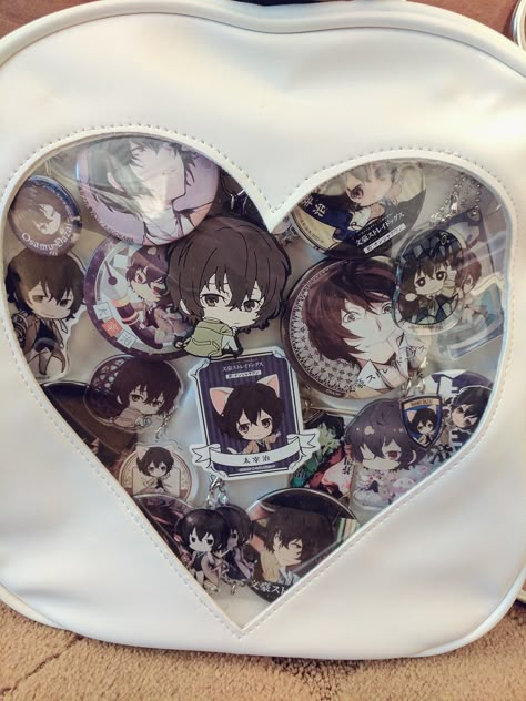 Clutter Core, Yuri On Ice Comic, Pick Up Lines Funny, Ita Bag, Pretty Phone Cases, Anime Accessories, Dazai Osamu, Dog Images, Bongou Stray Dogs