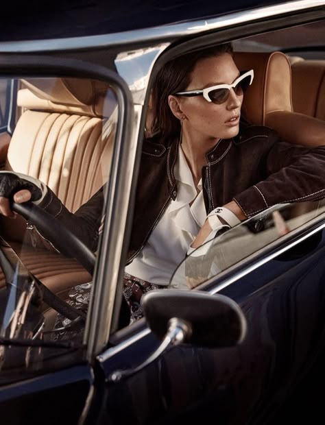 Veroniek Gielkens Poses in Chic Neutrals for Mujer Hoy Pose With Car, Classic Car Photoshoot, Woman In Car, Car Poses, May 4th, Photoshoot Pose, Model Inspo, Photoshoot Concept, Color Harmony