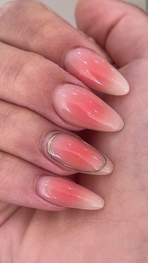 Nails 2024 Ombre, Ombre Aura Nails, Aura Nails Aesthetic, Aura Nails With Gold, Fearless Nails, Ombre Wedding Nails, Nail Fashion Trends, Gradation Nails, Aura Nails