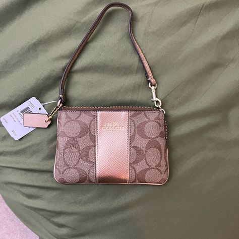 I Found This Coach Wristlet When Packing To Move. It’s Brand New, Never Used. With Original Tags! 6”X 4” Classic Coach Monogram With Gold Detail Wristlet. Wrist Strap Is Gold Leather With Gold Hardware And Chunky Zipper. Inside Is Lined With Black Cloth And Has 2 Pockets. This Would Make A Perfect Holiday Gift! From A Non-Smoking, Pet Free House Coach Wristlet Aesthetic, Coach Formal Wristlet, Coach Zipper Pouch Wristlet, Elegant Gold Coach Wristlet, Coach Keychain Wallet With Keys, Chunky Zipper, Coach Monogram, Denim Diy Clothes, Dior Girl