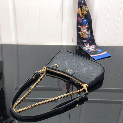 Lv Montaigne, Lv Shoulder Bag, Lv Speedy, Lv Neverfull, Lv Pochette, Lv Bag, Louis Vuitton Twist Bag, Chain Bags, Louis Vuitton Bag