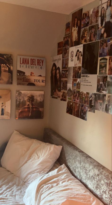 Gilmore Girls Bedroom Aesthetic, Rory Gilmore Style Room, Gilmore Girls Inspired Room, Gilmore Girls Room Aesthetic, Bedroom Inspirations Teenage Girl, Teen Room Decor For Girls Teenagers, Gilmore Girls Poster, Loft Beds For Teens, Bedroom Inspiration Cozy