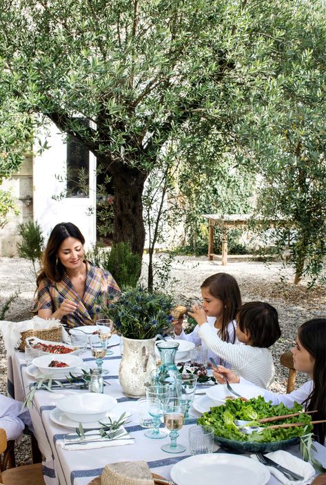 Mimi Thorisson, My French Country Home, Zara Home Collection, Parisian Life, Instagram Accounts To Follow, French Countryside, French Country House, Al Fresco Dining, Modern Family