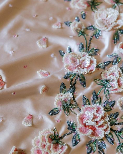 Look 22 Intricate details & Inspiration behind the Korean Peony embroidery | Instagram Raffia Embroidery, Peony Embroidery, Miss Sohee, Embroidery Organza, Couture Beading, Clay Pins, New Embroidery Designs, Embroidery Fashion Detail, Moss Rose