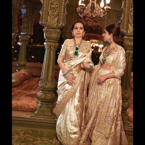 Anaita Shroff Adajania (@anaitashroffadajania) • Instagram photos and videos Isha Ambani Saree, Brides Mother Indian Outfit, Indian Outfits Modern, Ambani Wedding, Mother Of Groom Outfits, Isha Ambani, Pure Chiffon Sarees, Couple Wedding Dress, Mother Of Bride Outfits