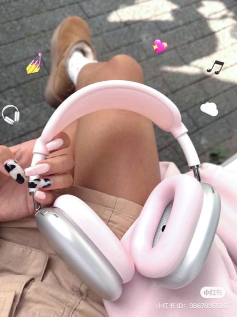 Airpod Pro Max Headphone Aesthetic, Airpod Max Decorated, Pink Airpod Max Aesthetic, Airpod Max Pink, Airpod Max Aesthetic, Airpod Maxes, Photo Girly, Airpod Max Case, Headphone Decoration