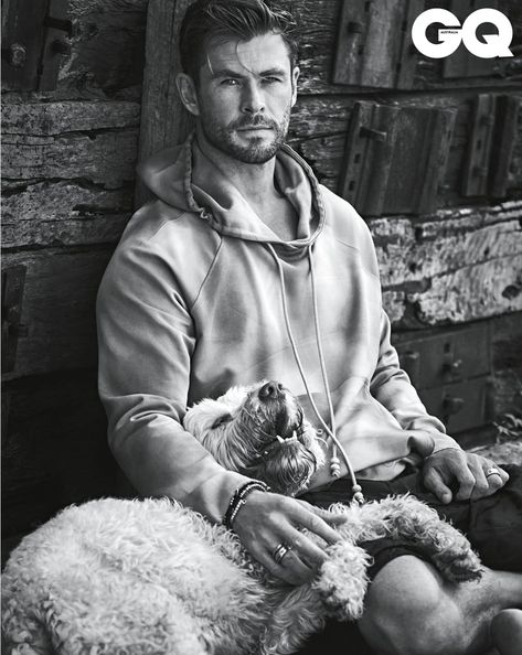 Chris Hemsworth Talks Family, Kids in GQ Australia Interview Avengers Black Widow, Gq Australia, Hemsworth Brothers, Chris Hemsworth Thor, Wallpaper Retro, Girl Dinner, Cool Wallpapers For Phones, Liam Hemsworth, Marvel Actors