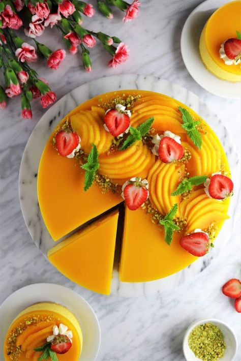 No Bake Mango Lime Cheesecake, No Bake Mango Cheesecake, Cheesecake Decoration, Easter Kitchen, Mango Dessert Recipes, Kulfi Recipe, Plain Cookies, Mango Mousse, Coconut Cheesecake