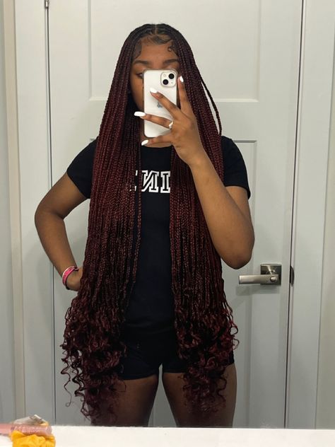 Black And Burgandy Braids, Small Knotless Braids With Curly Ends And Color, Brown Braids With Curly Ends, Dark Red Braids, Purple Red Hair, Blue And Red Hair, Black Girls Hairstyles Weave, Big Box Braids Hairstyles, Feed In Braids Hairstyles