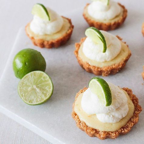 Get the #recipe for these amazing little key lime tarts on the blog today and while you're at it whip up some jalapeño infused margaritas to cut the tart sweetness with some amazing spice! Key Lime Tart Recipe, Lime Tart Recipe, Key Lime Tart, Tart Mini, Mini Key Lime Pies, Key Lime Tarts, Key Lime Pies, Lime Tart, Spicy Cocktail