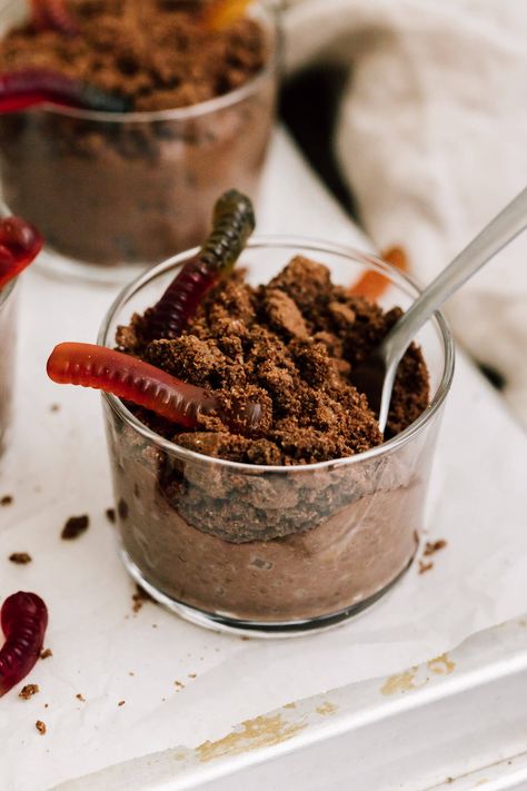 Chocolate Chocolate Chia Pudding Dirt Cups - Nourished By Nutrition Fun Summer Desserts, Pudding Dirt Cups, Pudding Dirt, Dirt Pudding Cups, Pudding Cup Recipes, Vanilla Chia Seed Pudding, Chocolate Pudding Desserts, Dirt Cup, Dirt Pudding