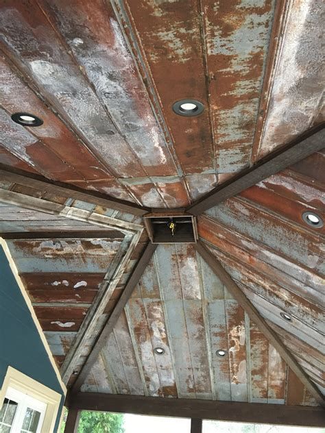 corrugated tin ceiling - Yahoo Image Search Results Rustic Laundry Rooms Farmhouse Style, Tin Ceiling Ideas Rustic Bedroom, Old House Ceiling Ideas, Rusted Tin Ceiling, Rusty Tin Ideas, Rusty Tin Ceiling, Old Tin Walls, Galvanized Ceiling Ideas, Barn Ceiling Ideas