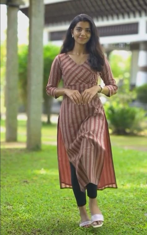 Zig Zag Kurti Designs, Dress Indian Style Simple Kurti Latest, Kurta Tops Designs For Women, Chudi Neck Designs Cotton, Simple Churidar Designs, Cotton Kurti Designs Latest Fashion 2024, Simple Kurta Designs Cotton, Traditional Kurti Designs, Kurthi Models Latest Cotton