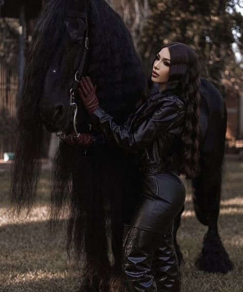 Horse Photography Poses, Beautiful Horses Photography, Horse Aesthetic, Glam Photoshoot, Photoshoot Themes, Foto Poses, Disney Beauty And The Beast, Cowgirl Outfits, Black Horse