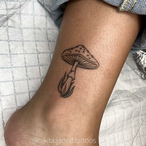 Cute Mushroom Tattoo, Small Mushroom Tattoo, Mushroom Tattoo Ideas, Trippy Tattoo, Mushroom Tattoo, Ankle Bracelet Tattoo, Small Mushroom, Tattoo Filler, Mushroom Tattoos