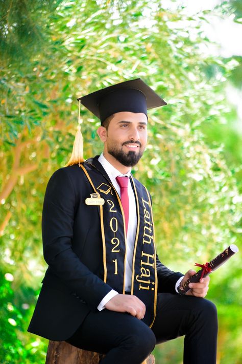 Convocation Outfit, College Graduation Pictures, Graduation Poses, Graduation Picture, Graduation Picture Poses, Graduation Photoshoot, Grad Pics, Graduation Ideas, Graduation Photos